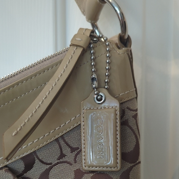 Coach Beige and Brown Signature Shoulder Bag - Picture 2 of 11